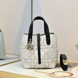 Picture of Dior Handbags _SKUfw239322533fw